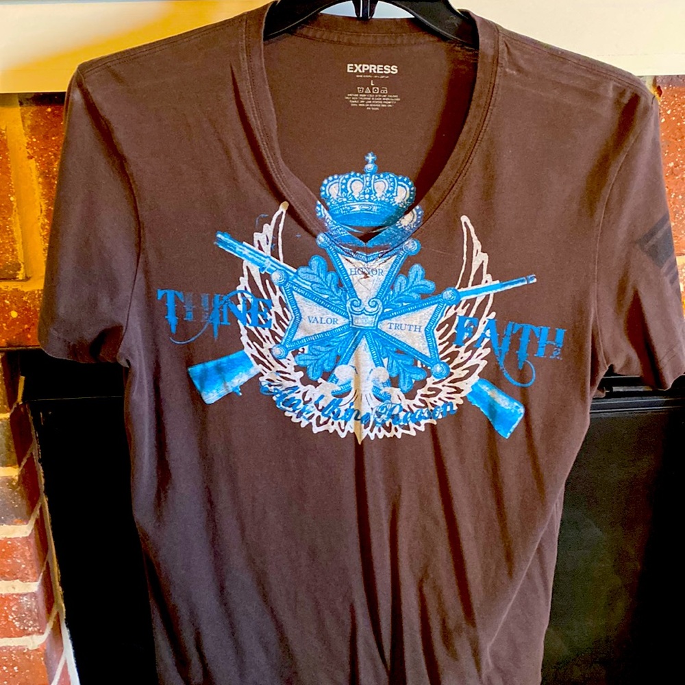 Mens Express Designer T-Shirt Size Large